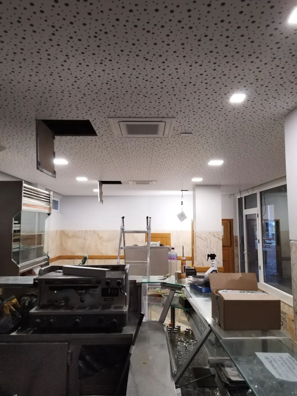 Restaurante Cabeça de Touro — Depois — já com iluminação